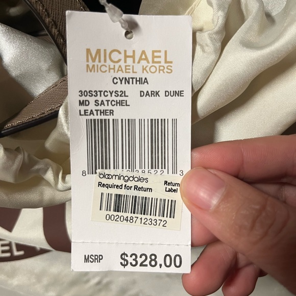 ⭐️NWT💯 Authentic Michael Kors Cynthia Medium Satchel - Picture 9 of 9